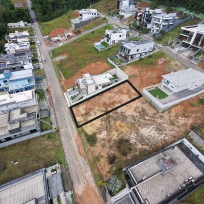 Terreno Comercial/Residencial com 360m², no bairro Forquilhas em São José