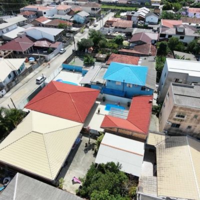 Casa Residencial com 194m², 3 quartos, 1 suíte, 3 garagens, no bairro Barra Do Aririú em Palhoça