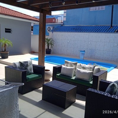 Casa Residencial com 194m², 3 quartos, 1 suíte, 3 garagens, no bairro Barra Do Aririú em Palhoça