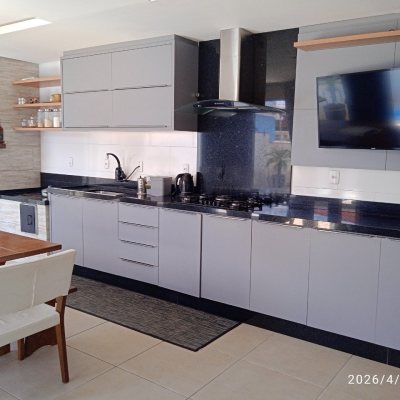 Casa Residencial com 194m², 3 quartos, 1 suíte, 3 garagens, no bairro Barra Do Aririú em Palhoça