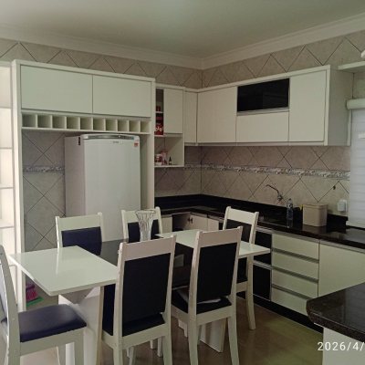 Casa Residencial com 194m², 3 quartos, 1 suíte, 3 garagens, no bairro Barra Do Aririú em Palhoça