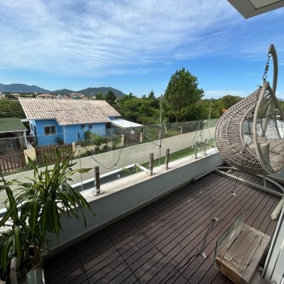 Casa Residencial com 278m², 5 quartos, 2 suítes, 4 garagens, no bairro Campeche em Florianópolis