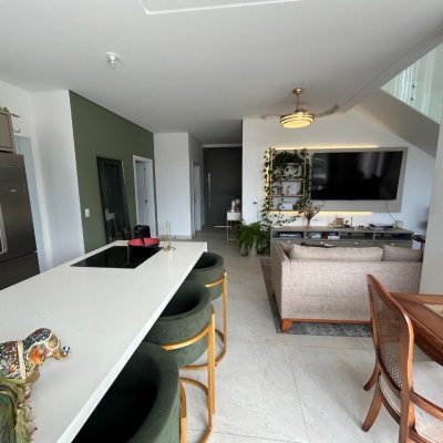 Casa Residencial com 278m², 5 quartos, 2 suítes, 4 garagens, no bairro Campeche em Florianópolis