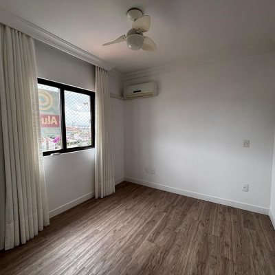 Apartamentos com 85m², 3 quartos (sendo 1 suíte), 2 garagens, no bairro Coqueiros em Florianópolis