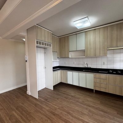 Apartamentos com 85m², 3 quartos (sendo 1 suíte), 2 garagens, no bairro Coqueiros em Florianópolis