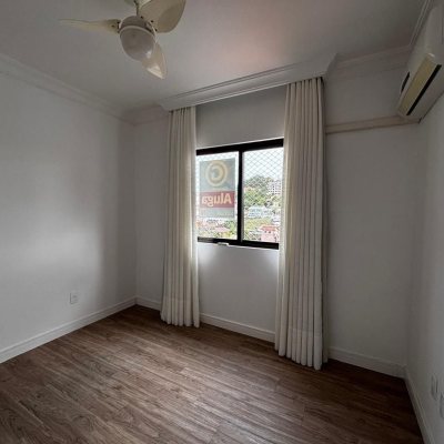 Apartamentos com 85m², 3 quartos (sendo 1 suíte), 2 garagens, no bairro Coqueiros em Florianópolis