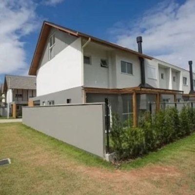 Casa em Condomínio com 117m², 3 quartos, 1 suíte, 2 garagens, no bairro Morro das Pedras em Florianópolis