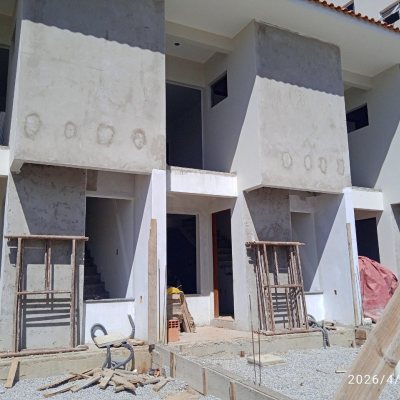 Sobrado Residencial com 72m², 2 quartos, 2 suítes, 1 garagem, no bairro Areias em São José