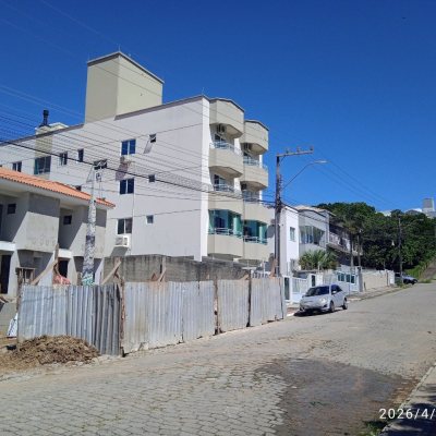 Sobrado Residencial com 72m², 2 quartos, 2 suítes, 1 garagem, no bairro Areias em São José