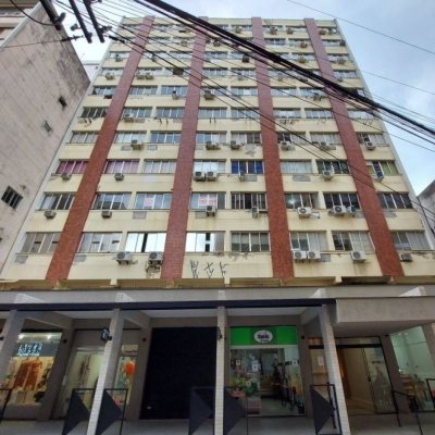 Sala com 60m², no bairro Centro em Florianópolis