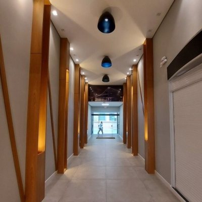 Sala com 60m², no bairro Centro em Florianópolis