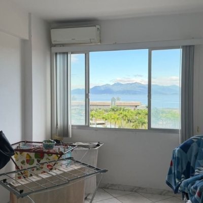 Sala com 60m², no bairro Centro em Florianópolis