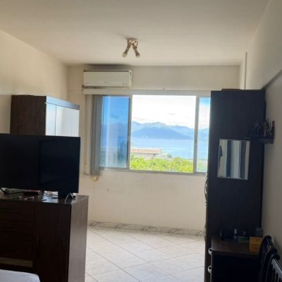 Sala com 60m², no bairro Centro em Florianópolis