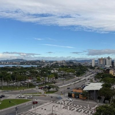Sala com 60m², no bairro Centro em Florianópolis