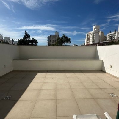 Apartamentos com 71m², 1 quarto, 1 garagem, no bairro Carvoeira em Florianópolis
