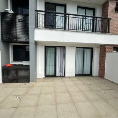 Apartamentos com 71m², 1 quarto, 1 garagem, no bairro Carvoeira em Florianópolis