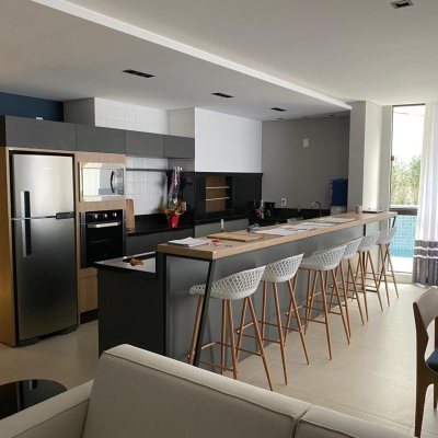 Apartamentos com 71m², 1 quarto, 1 garagem, no bairro Carvoeira em Florianópolis