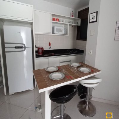 Apartamentos com 38m², 1 quarto, 1 garagem, no bairro Ponta Das Canas em Florianópolis