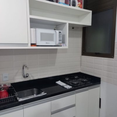 Apartamentos com 38m², 1 quarto, 1 garagem, no bairro Ponta Das Canas em Florianópolis