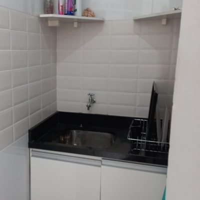 Apartamentos com 38m², 1 quarto, 1 garagem, no bairro Ponta Das Canas em Florianópolis