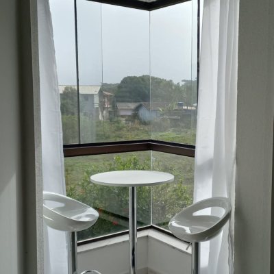 Apartamentos com 38m², 1 quarto, 1 garagem, no bairro Ponta Das Canas em Florianópolis