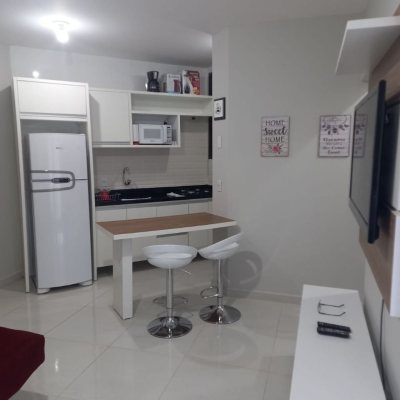 Apartamentos com 38m², 1 quarto, 1 garagem, no bairro Ponta Das Canas em Florianópolis