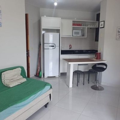 Apartamentos com 38m², 1 quarto, 1 garagem, no bairro Ponta Das Canas em Florianópolis