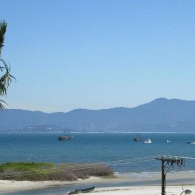 Apartamentos com 38m², 1 quarto, 1 garagem, no bairro Ponta Das Canas em Florianópolis