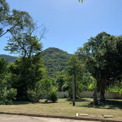 Terrenos Residenciais com 455m², no bairro Ratones em Florianópolis
