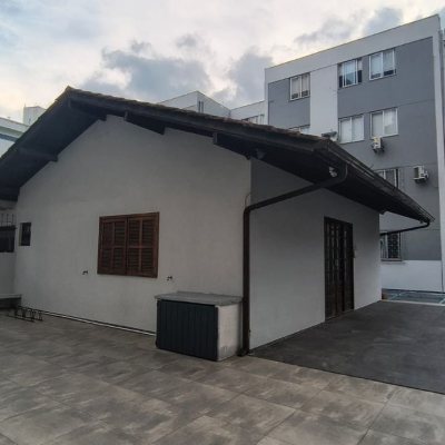 Apartamentos com 65m², 3 quartos, 1 garagem, no bairro Kobrasol em São José