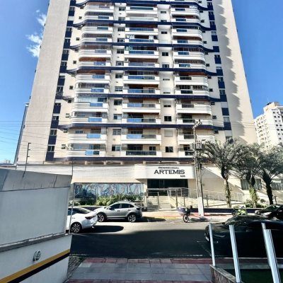 Apartamentos com 131m², 3 quartos, 2 suítes, 1 garagem, no bairro Campinas em São José