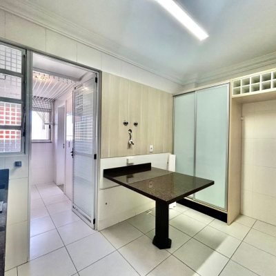 Apartamentos com 131m², 3 quartos, 2 suítes, 1 garagem, no bairro Campinas em São José