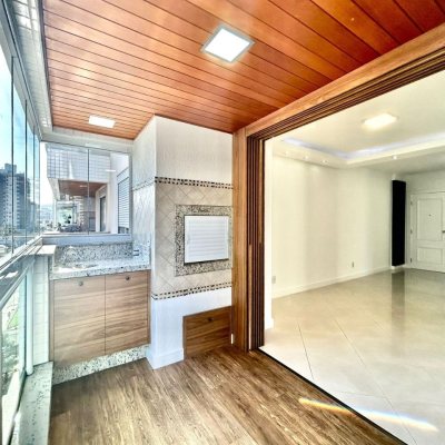 Apartamentos com 131m², 3 quartos, 2 suítes, 1 garagem, no bairro Campinas em São José