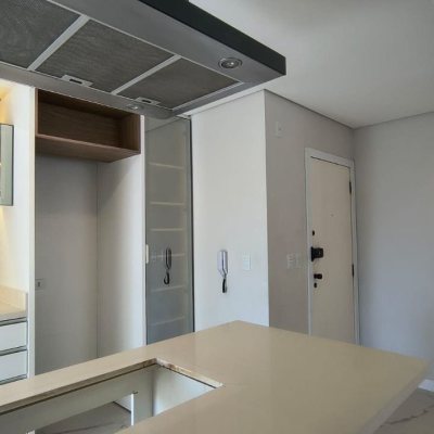 Apartamentos com 81m², 2 quartos, 1 suíte, 1 garagem, no bairro Coqueiros em Florianópolis