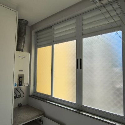 Apartamentos com 81m², 2 quartos, 1 suíte, 1 garagem, no bairro Coqueiros em Florianópolis