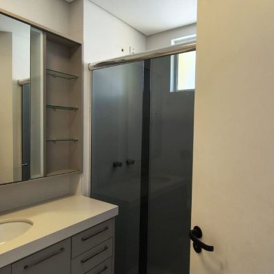 Apartamentos com 81m², 2 quartos, 1 suíte, 1 garagem, no bairro Coqueiros em Florianópolis