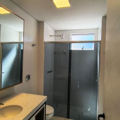 Apartamentos com 81m², 2 quartos, 1 suíte, 1 garagem, no bairro Coqueiros em Florianópolis