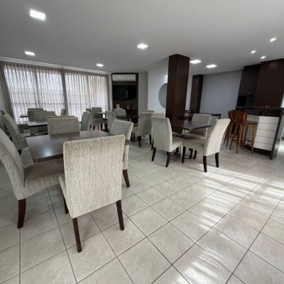 Cobertura com 148m², 3 quartos, 2 suítes, 2 garagens, no bairro Agronômica em Florianópolis