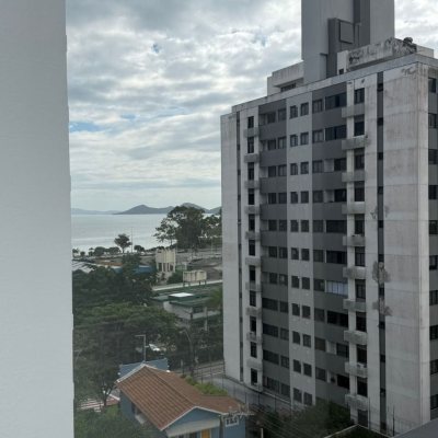 Cobertura com 148m², 3 quartos, 2 suítes, 2 garagens, no bairro Agronômica em Florianópolis