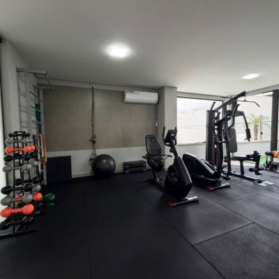 Cobertura com 148m², 3 quartos, 2 suítes, 2 garagens, no bairro Agronômica em Florianópolis