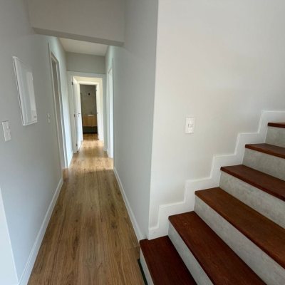 Cobertura com 148m², 3 quartos, 2 suítes, 2 garagens, no bairro Agronômica em Florianópolis