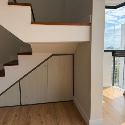 Cobertura com 148m², 3 quartos, 2 suítes, 2 garagens, no bairro Agronômica em Florianópolis