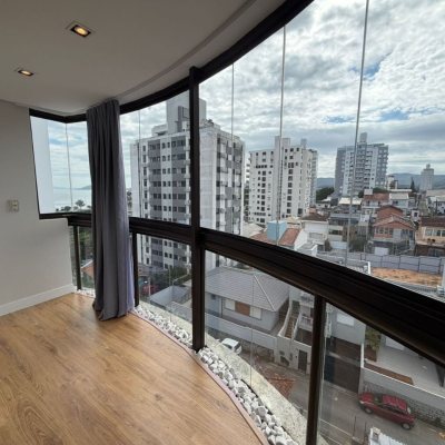 Cobertura com 148m², 3 quartos, 2 suítes, 2 garagens, no bairro Agronômica em Florianópolis