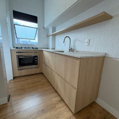 Cobertura com 148m², 3 quartos, 2 suítes, 2 garagens, no bairro Agronômica em Florianópolis