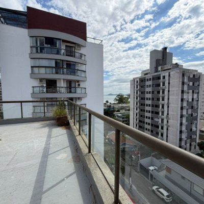 Cobertura com 148m², 3 quartos, 2 suítes, 2 garagens, no bairro Agronômica em Florianópolis