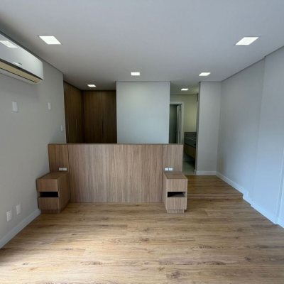Cobertura com 148m², 3 quartos, 2 suítes, 2 garagens, no bairro Agronômica em Florianópolis