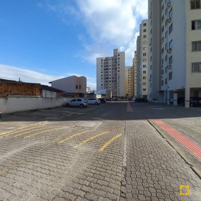 Apartamentos com 55m², 2 quartos, 1 garagem, no bairro Areias em São José