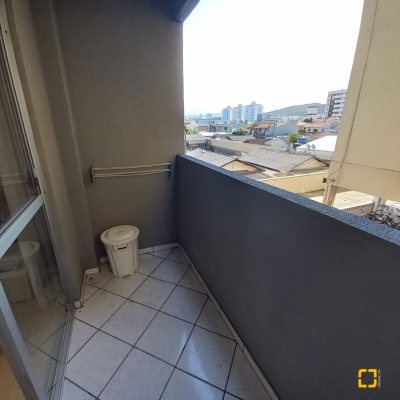 Apartamentos com 55m², 2 quartos, 1 garagem, no bairro Areias em São José