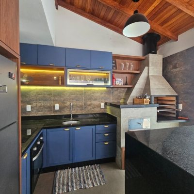 Casa Residencial com 220m², 4 quartos, 1 suíte, 3 garagens, no bairro Bom Abrigo em Florianópolis