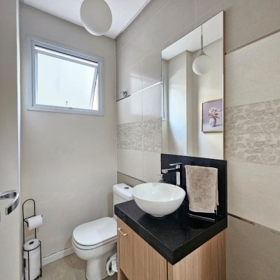 Casa Residencial com 220m², 4 quartos, 1 suíte, 3 garagens, no bairro Bom Abrigo em Florianópolis